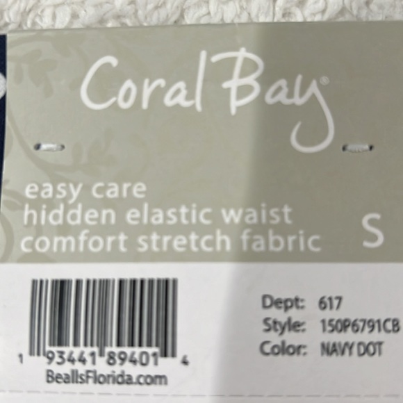 Coral Bay skort,Navy blue w/dots, women’s size S, elastic waist,stretch fabric - Picture 6 of 7